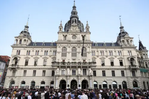 L'Autriche prévoit des lois sur les armes plus strictes après une fusillade de masse dans une école.