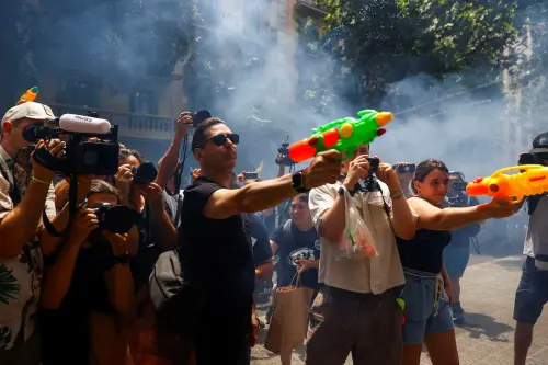 Des manifestants contre le surtourisme envahissent les rues du sud de l'Europe.