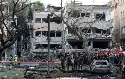 Israël avertit les habitants de Téhéran qu'ils devront "payer le prix" après les attaques de Tel Aviv et Haïfa.