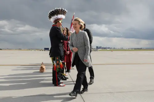 Le G7 doit intensifier la pression sur la Russie, déclare von der Leyen.