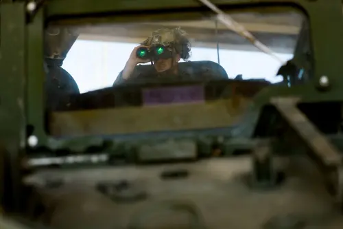 Soldats, Strykers et températures à 100 degrés : Au cœur de la zone militaire de la frontière de Trump.